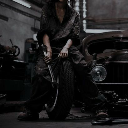 Savage Lover Sophie Lark, Mechanics Aesthetic, Sophie Lark, Woman Mechanic, Girl Mechanics, Camp Half Blood, Car Mechanic, Cyberpunk 2077, Character Aesthetic