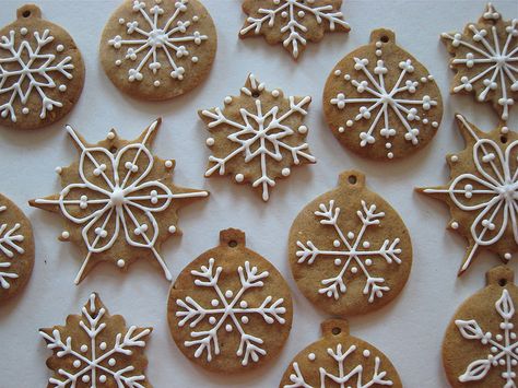 Christmas cookies by Look at my photos, via Flickr Jul Kaka, How To Make Gingerbread, Christmas Biscuits, Snowflake Cookies, White Icing, Ginger Cookies, Xmas Cookies, Christmas Cooking, Gingerbread Houses