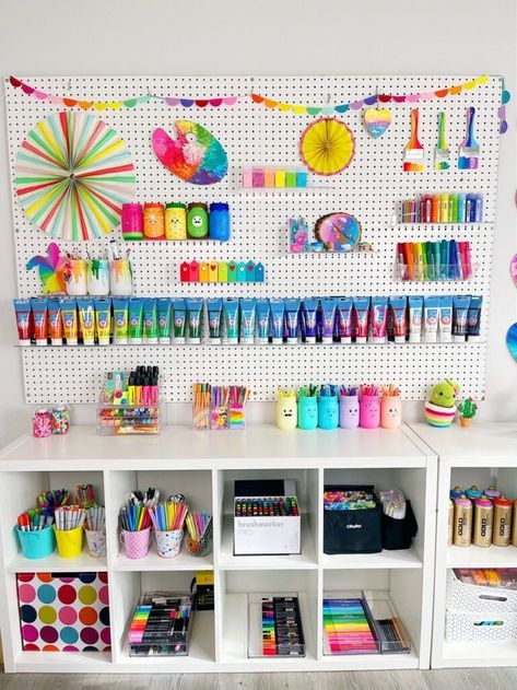 Peg Board Ideas Room Decor, Rangement Art, Kids Craft Room, Art Studio Room, Craft Station, Decorative Storage Baskets, Class Organization, Dream Craft Room, Craft Room Design