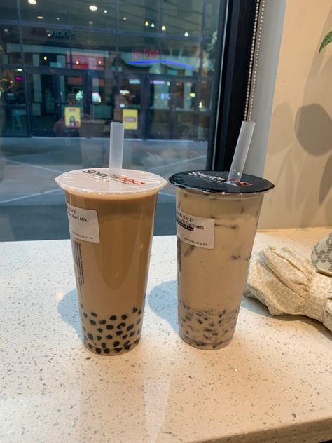 Boba Tea Aesthetic, Boba Aesthetic, Milk Tea Boba, Iced Drinks Recipes, Bubble Tea Boba, Boba Drink, Bubble Milk Tea, Sweet Drinks, Yummy Comfort Food