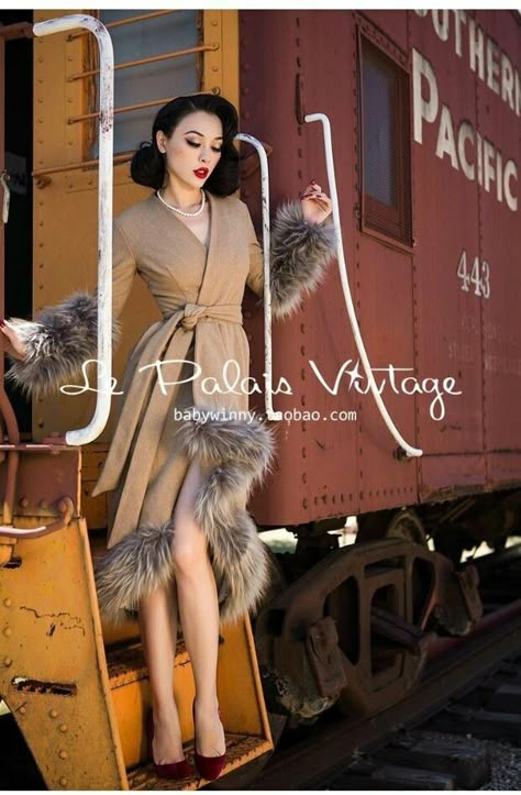 La Palais Vintage, Vintage Palace, Vestidos Retro, Faux Fur Wrap, Fur Wrap, Look Retro, Coat Fur, Wrap Coat, Vestidos Vintage