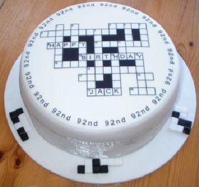 Tarta. Crossword Cake Ideas, Crossword Birthday Cake, 90th Birthday Cakes Men, Puzzle Cake Ideas, Ken Cake, Crossword Cake, Puzzle Cake, Wedding Cake Layers, 70th Cake