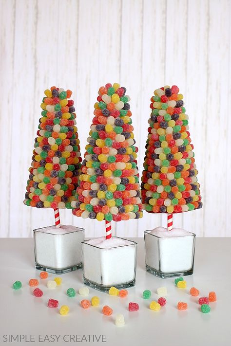 Gumdrop Tree, Candy Topiary, Tree For Christmas, Gum Drop, Fake Candy, Gingerbread Christmas Tree, Sweet Trees, Christmas Homemade, Birthday Party Decorations Diy