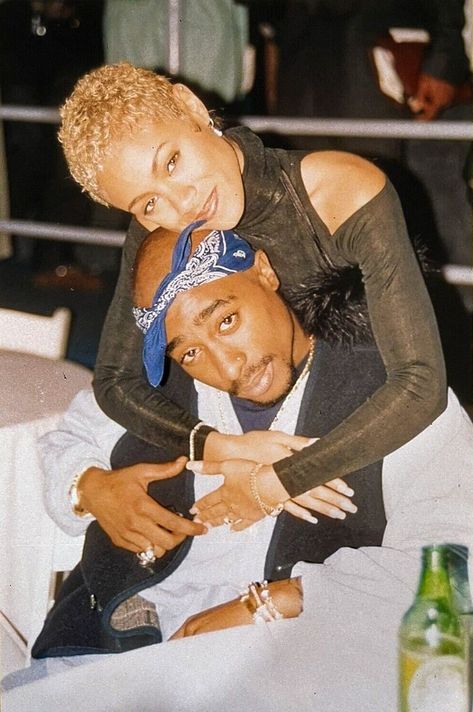 Tupac And Jada, 2000s Pictures, 90s 2000s Aesthetic, Beard Styles Bald, Tupac Photos, 2pac Videos, Tupac Makaveli, Tupac Art, Tupac Wallpaper