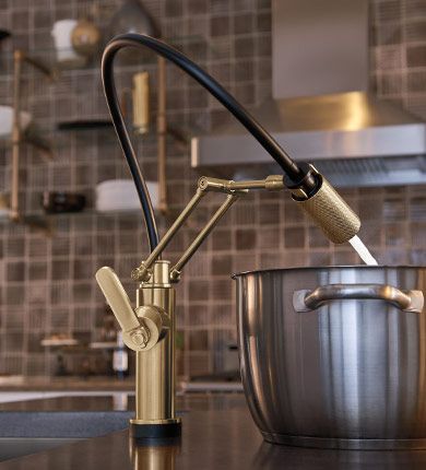 Brizo Kitchen Faucet, Grohe Kitchen Faucet, New Kitchen Sink, Kitchen Sink Ideas, Touch Kitchen Faucet, Beautiful White Kitchens, Gold Kitchen Faucet, Moen Kitchen Faucet, Bath Trends