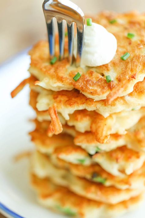 Easy Polish Recipes, Polish Potato Pancakes, Potato Pancakes Easy, Potato Pancake Recipe, Potatoe Pancake Recipe, Potato Pancake, Frozen Hashbrowns, Dessert Simple, Pancakes Easy