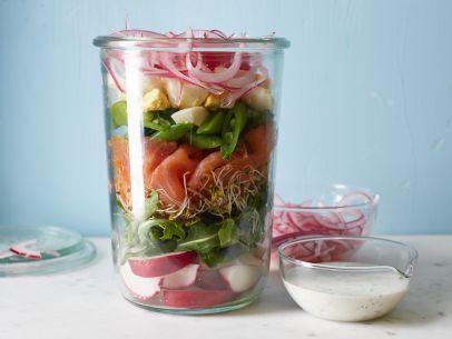 Smoked Salmon and Sugar Snap Pea Salad-in-a-Jar Smoked Salmon Salad Recipes, Pretty Layers, Sugar Snap Pea, Snap Pea Salad, Smoked Salmon Salad, Salmon Salad Recipes, Snap Pea, Smoked Salmon Recipes, Jar Recipes