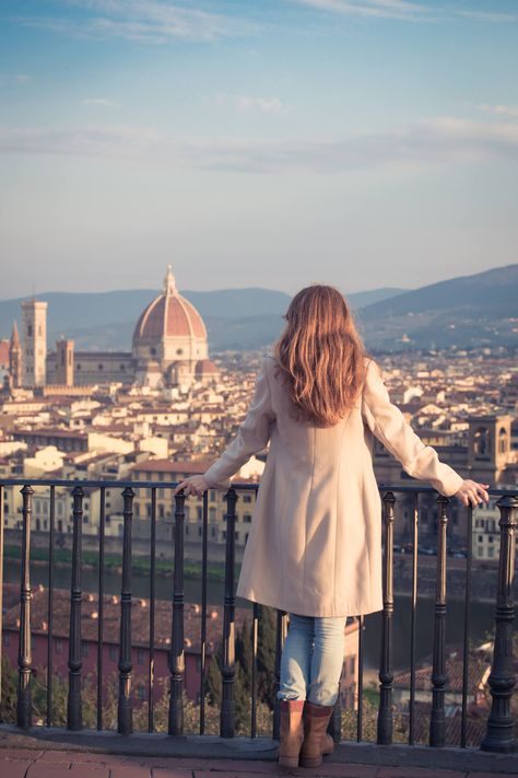 What to wear in Florence in Winter (December, January & February) - Wear When What Why Florence Winter, Christmas In Rome, What To Wear In Italy, Winter Packing List, Duomo Florence, Visit Florence, Winter December, Florence Tuscany, Travel Umbrella