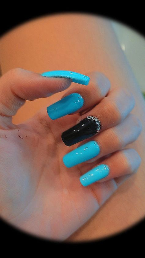 Light blue and black nails Black And Light Blue Nails, Light Blue And Black Nails, Blue And Black Nails, Baby Boy Nails, Light Blue Nail Designs, Light Blue Nails, Light Nails, Blue Nail Designs, Short Acrylic