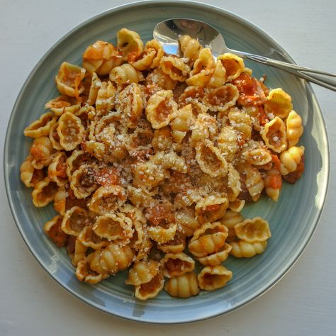 Bacon And Tomato Pasta, Shells Pasta Recipes, Pasta Shells Recipe, Amatriciana Recipe, Shells Pasta, Shell Pasta Recipes, Fresh Tomato Pasta, Easy Pasta Recipe, Bacon Sauce