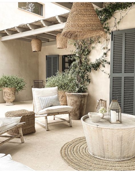 Mediterranean Interior Design Style, Mediterranean Interior Design, Mediterranean Interior, Boho Interior Design, Moroccan Boho, Boho Interior, Backyard Decor, Dream Home Design, Interior Design Styles