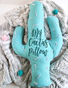 Diy Pillow Designs, Diy Cactus, Cactus Pillow, Cactus Diy, Pillow Projects, Paper Pencil, Memory Pillows, Sewing Pillows, Paper Embroidery