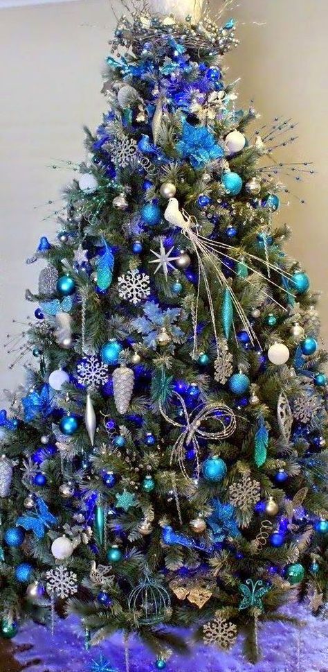 Blue And Silver Christmas Tree, Frozen Wreath, Blue And Silver Christmas, Blue Christmas Tree Decorations, Chirstmas Decor, Frosted Christmas Tree, Blue Christmas Decor, Christmas Tree Decorating Themes, Blue Christmas Tree