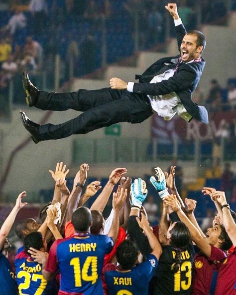 Barca Team, Fc Barcelona Wallpapers, Rivaldo, Pep Guardiola, Iconic Photos, Breaking Bad, Lionel Messi, Fc Barcelona, Champions League