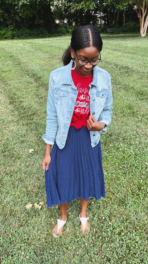 Casual, modest 4th of July outfits, patriotic, modest summer fits, midi skirt Modest Summer Fits, July Outfits, Fashion Modest, Modest Summer, 4th Of July Outfits, Americana Fashion, Fashionable Outfits, Summer Fits, Fourth Of July