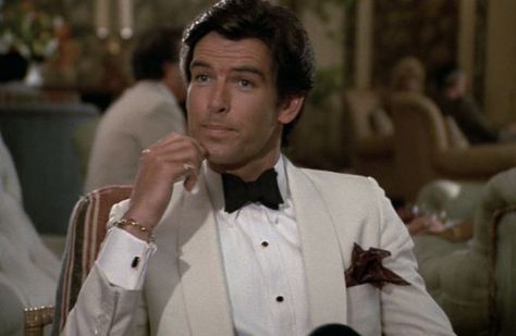 Pierce Brosnan White Jacket Dress, White Dinner Jacket, Ivory Tuxedo, Bond Suits, Dinner Jackets, Men Fashion Classy, Dinner Suit, White Dinner, D Images