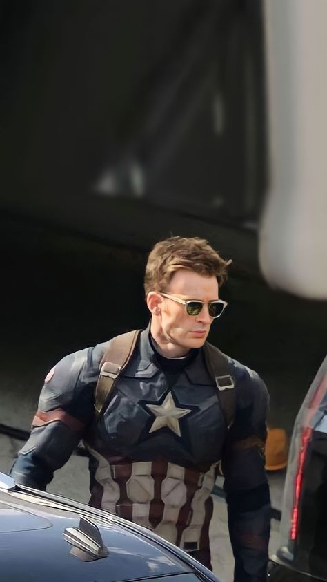 Capt America Wallpaper, Kaptan Amerika Wallpaper, Chris Evans Captain America Wallpaper, Chris Evans Aesthetic, Steve Rogers Wallpaper, Chris Evans Wallpaper, Chris Evans Photos, Captain America Aesthetic, Captain America Suit