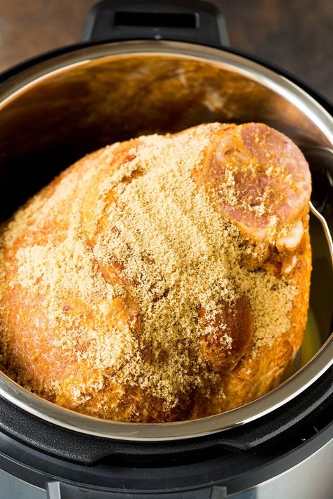 Ham With Brown Sugar Glaze, Instant Pot Ham Recipe, Pressure Cooker Ham, Instant Pot Ham, Ham Dinner Recipes, Smoked Ham Recipe, Spiral Sliced Ham, Spiral Ham, Electric Pressure Cooker Recipes