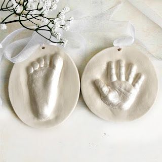 Foot Print Ornament, Footprint Ornament, Handprint Ornaments, Mini Torte, Keepsake Baby Gifts, Baby Handprint, Diy Bebe, Baby Print, Foot Print