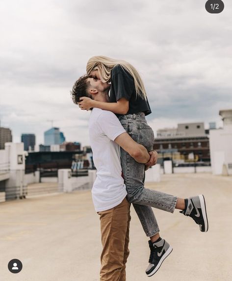 Sneaker Head Couple Photoshoot, Engagement Photos Sneakers, Sneaker Engagement Photos, Jeans And Sneakers Outfit, Couples Stuff, Fam Photos, Engagement Photo Outfits Fall, Couples Posing, Couple Picture