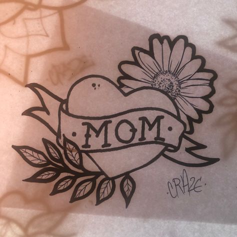 Mom Tattoo Designs Heart, Tattoo Cuff, Traditional Heart Tattoos, Tattoo 2022, Traditional Tattoo Stencils, Tattoos 2023, Tattoo Perna, Mom Heart Tattoo, Mum Tattoo