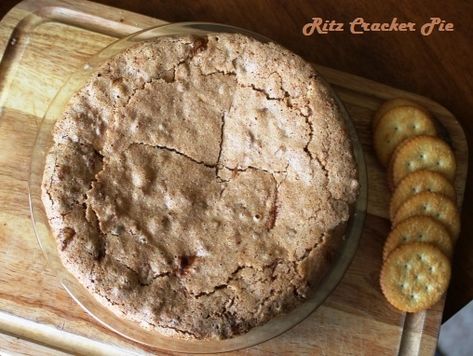 Ritz Cracker Pie Recipe, Ritz Cracker Pie, Ritz Cracker Dessert, Ritz Cracker Recipes, Cracker Pie, Yummy Pie Recipes, Ritz Cracker, Good Pie, Pecan Pie Recipe