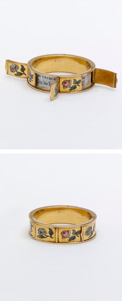 Ring with secret messages! So cool!  #jewelry_design