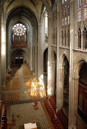 Cathédrale Notre-Dame-de-l'Assomption, Clermont-Ferrand, France Medieval Aesthetics, Notre Dame, Worship, France, Architecture