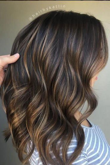 Gorgeous Brown Hairstyles with Blonde Highlights Bayalage Brunette, Brunette Balayage, Brown Hair With Blonde Highlights, Caramel Highlights, Brown Balayage, Hair Color Highlights, Trendy Hair Color, Balayage Brunette, Brown Blonde Hair