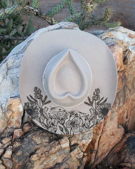 Cowboy Hat Embroidery Design, Burn Design On Hat, Custom Burned Cowboy Hat, Hat Pyrography, Pyrography Hats, Felt Hat Burning Designs, Wedding Cowboy Hat, Custom Cowgirl Hats, Branded Hats