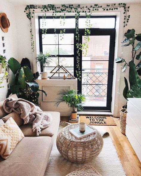 Ivy Living Room, Lots Of Plants, Cute Dorm Rooms, Deco Boheme, Hus Inspiration, Design Del Prodotto, Boho Interior, Cool Rooms, Spending Money