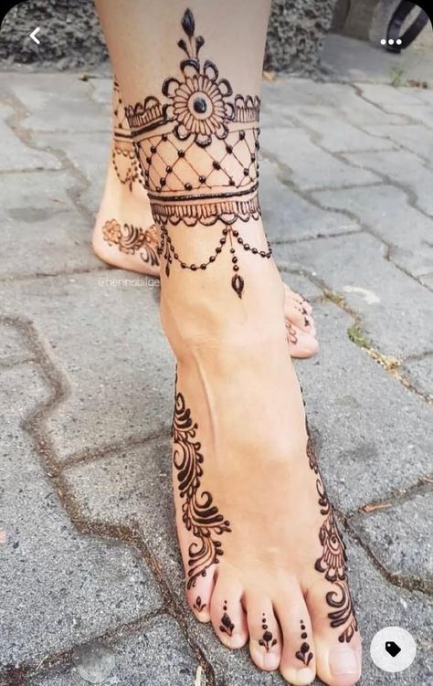 Henna Tattoo Designs Foot, Henna Designs Foot, Leg Henna Tattoo, Foot Henna Designs, Foot Mehndi Designs, Henna Tattoo Foot, Leg Henna Designs, Foot Mehndi, Henne Tattoo