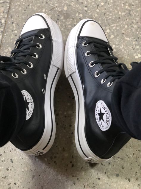 Converse Shoes Men, Converse Platforms, Streetwear Ideas, Hype Shoes, Trendy Shoes, Converse All Star, Chuck Taylor Sneakers, Skate Shoes, Outfits Aesthetic