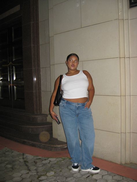 Low Rise Jeans Outfits, Y2k Outfits Plus Size, Plus Size Y2k Outfits, Outfits Gorditas, Plus Size Summer Outfits, Plus Size Outfit, Tank Top Outfits, Plus Size Tank Tops, Curvy Jeans