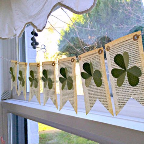 The 17 Best St. Patrick's Day Decor Ideas | French Creek Farmhouse St Paddys Day Crafts, St Patricks Day Banner, Patricks Day Decorations, St Patricks Decorations, Shamrock Garland, St. Patrick's Day Diy, St Patricks Day Decor, St Patric, St Patricks Crafts