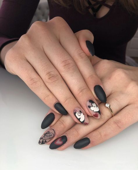 Nails With Animations, Dark Disney Nails, Nails Mickey Mouse, Animation Nails, Mouse Nails, Disney Nail Designs, Mickey Mouse Nails, Disney Acrylic Nails, Neon Pink Nails