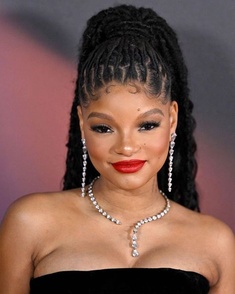 High Ponytail Dreadlocks, High Ponytail With Locs, Ponytail Locs Styles, Chloe And Halle Locs, Halle Bailey Hair, Dyed Locs, Natural Crown, Cornrows With Box Braids, Dreadlocks Styles