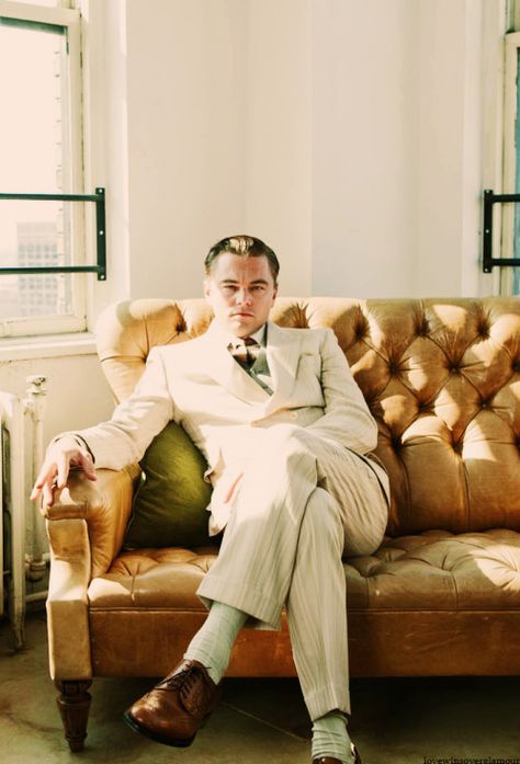 Leonardo DiCaprio as Jay Gatsby Great Gatsby Outfit Men, Gatsby Party Outfit For Men, Gatsby Men, Great Gatsby Outfit, 20s Men, Gatsby Party Outfit, Gatsby Outfit, Jay Gatsby, Leo Dicaprio