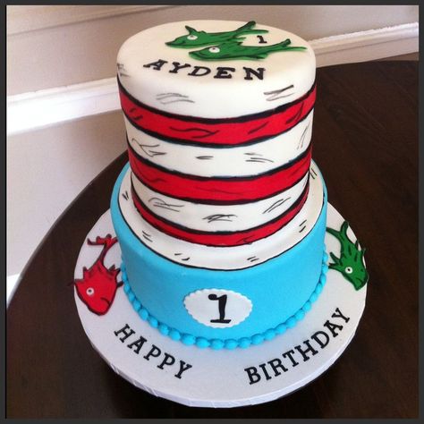 by Xiony Dr Suess Cakes, Dr Seuss Cupcakes, Cat In The Hat Cake, Dr Seuss Cake, Doctor Suess Birthday, Dr Seuss Party Ideas, Dr Seuss Birthday Party, Hat Cake, Seuss Party