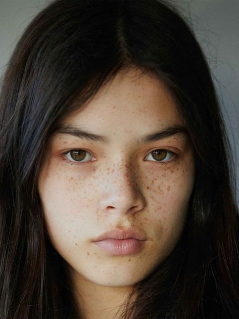 Here are 10 New Zealand models to watch we can't stop thinking about. Maori Face Claim, Native Facial Features, Nordic People Faces, New Zealand People, Creative App Design, Indigenous Photography Faces, Model Faces, New Zealand Fashion, Fashion Week 2023