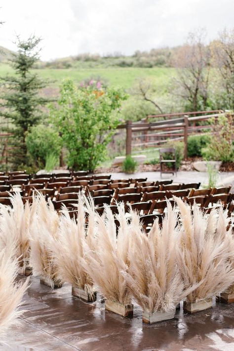 Grass Hedge, Wedding Isles, Ceremony Aisle, Church Wedding Decorations, Grass Wedding, Wedding Aisle Decorations, Future Wedding Plans, Flower Arrangements Diy, Wedding Aisle