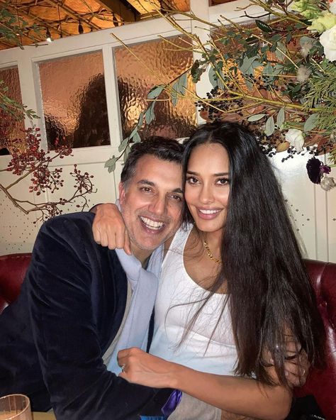 Last Updated: December 27, 2022, 11:30 ISTModel-turned-actress Lisa Haydon shared a few snippets of her Christmas and greeted everyone with a warm wis... #Celebrations #christmas #Family #FASHION #Lifestyle #LisaHaydon #NorthKorea #Photograph Check more at https://urdupresss.com/life-style/lisa-haydon-shares-a-family-photo-and-greets-everyone-with-a-christmas-card-6698539-html/ Lisa Hayden, Indian Baddie, Lisa Haydon, December 27, Family Fashion, Christmas Family, North Korea, Family Photo, Life Style