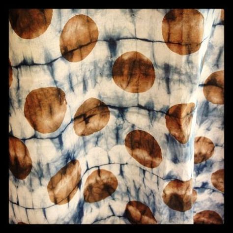 Shibori Clothing, Mode Batik, Shibori Diy, Shibori Designs, Textile Techniques, Textile Dyeing, Shibori Fabric, Shibori Techniques, Shibori Pattern