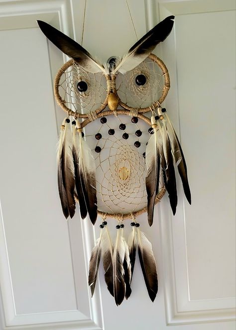 Owl Dream Catcher Diy, Homemade Dream Catchers, Dreamcatcher Ideas, Owl Dreamcatcher, Crochet Dreamcatcher Pattern, Dream Catcher Keychain, Dreamcatcher Diy, Making Dream Catchers, Owl Dream Catcher