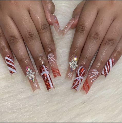 Christmas Nails Gems Rhinestones, Peppermint Acrylic Nails, Red Christmas Nails With Rhinestones, Christmas Nails Gems, Christmas Nails With Gems, Christmas Nails With Charms, Christmas Bling Nails, Glam Christmas Nails, Red Glam Nails