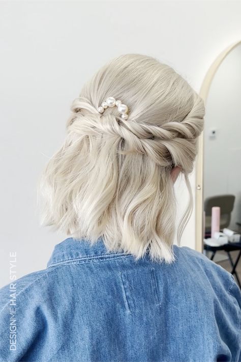 bridesmaid hair bridal short blonde platinum hair waves Half Up Wedding Hair Short Length, Short Blonde Bridal Hair Down, Maid Of Honor Short Hairstyles, Short Blonde Bridesmaid Hair, Maid Of Honor Hairstyles Short Hair, Maid Of Honor Hairstyles, Moh Hair, Blond Short Hair, Blonde Bridal Hair