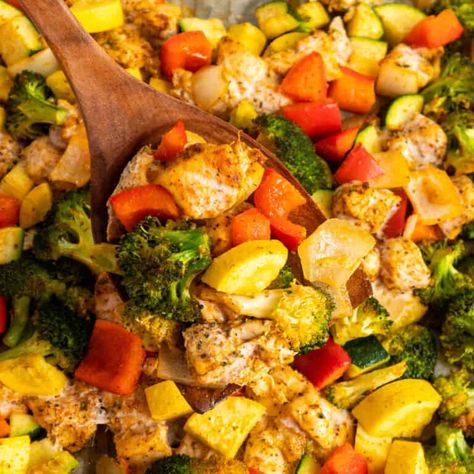 Sheet Pan Chicken and Veggies - The Cooking Duo Chicken And Veggie Recipes, Chicken With Italian Seasoning, Sheet Pan Chicken, Sheet Pan Dinners Recipes, Pan Chicken, Pan Recipes, Chicken Bites, Sheet Pan Dinners, Sheet Pan Recipes