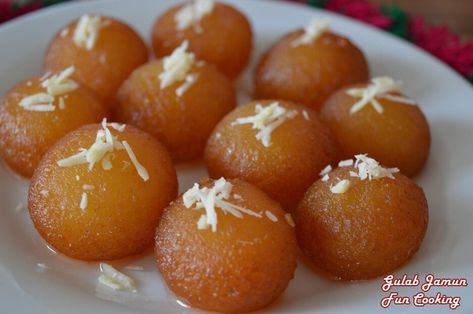 Gulab Jaman Gulab Jaman, Islamic Wallpaper Hd, Islamic Wallpaper, Food Magazine, Fun Cooking, No Bake Desserts, Caramel Apples, Caramel, Favorite Recipes