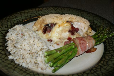 Seasoned Brown Rice, Brie Stuffed Chicken, Brie Cranberry, Cranberry Brie, Wrapped Asparagus, Asparagus Seasoning, Bacon Wrapped Asparagus, Chicken Eating, Bacon Wrapped Chicken