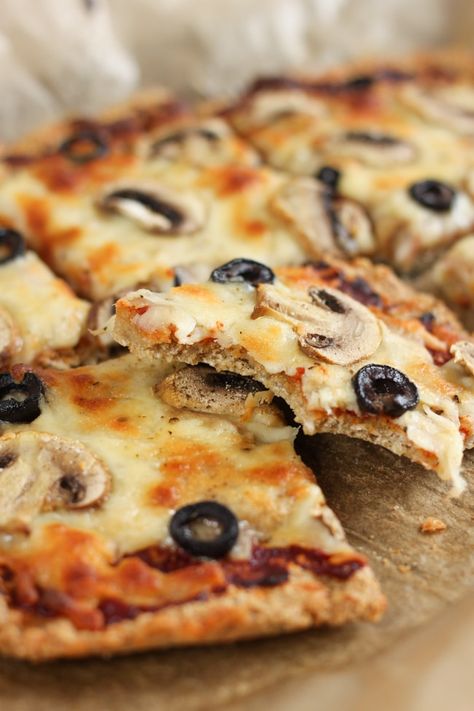 Oatmeal Pizza, Gluten Free Pizza Crust Easy, Dessert Pizzas, Zucchini Pizza Crust, Gluten Free Pizza Recipes, Easy Pizza Crust, Oat Flour Recipes, Gluten Free Pizza Crust, Easy Oatmeal